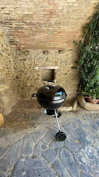 Renovated House Palau-Saverdera Spanje