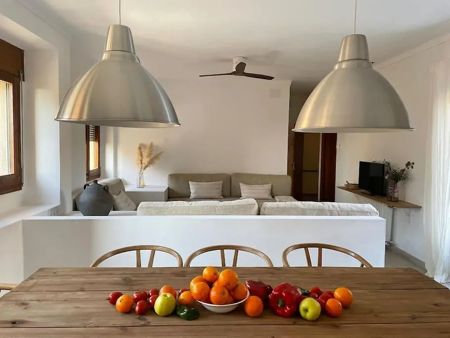 Renovated House Palau-Saverdera Spanje