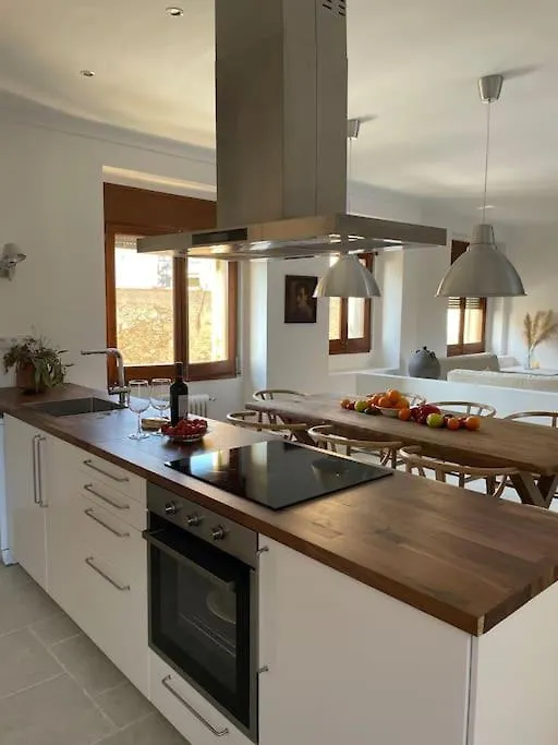 Renovated House Palau-Saverdera