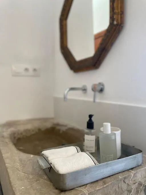 וילה Renovated House Palau-Saverdera ספרד