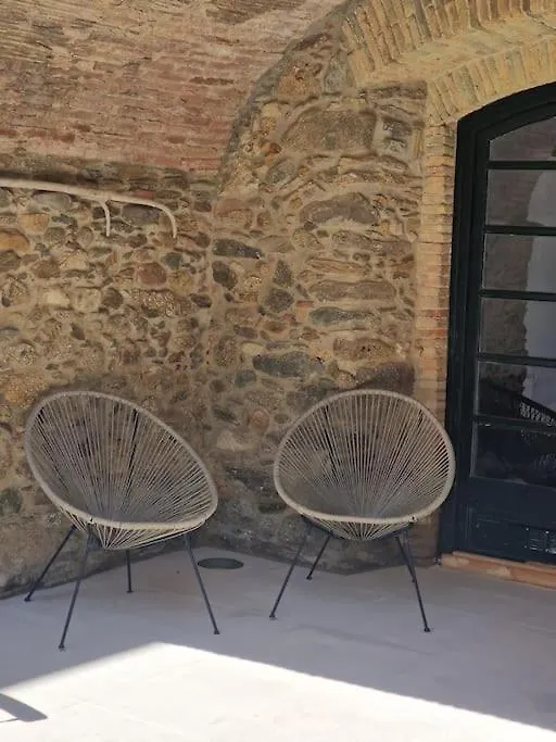 Renovated House Palau-Saverdera Villa